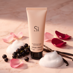 Giorgio Armani Si Shower Gel with blackcurrant, rose and vanilla